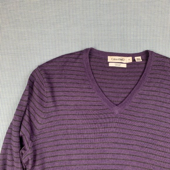 MEDIUM Purple Sweater / Men's Purple Sweater / CALVIN KLEIN V-Neck Pullover / - Picture 2 of 4